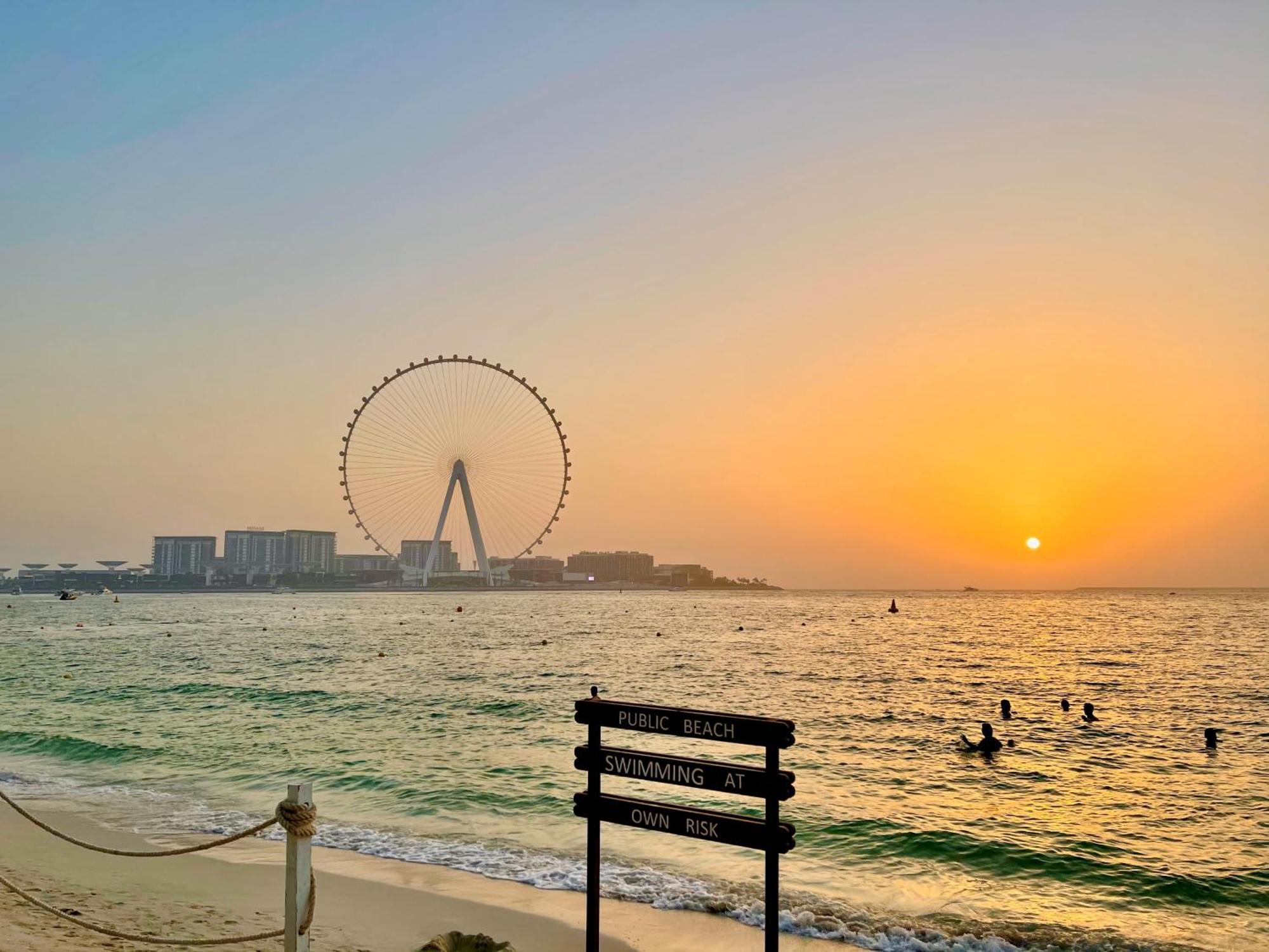 Berloga Capsule Jbr Hostel Dubai Exterior photo